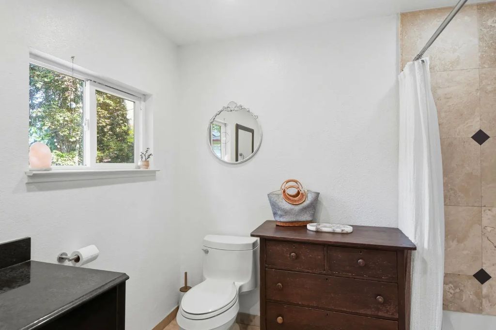 49 W Oak, Colfax