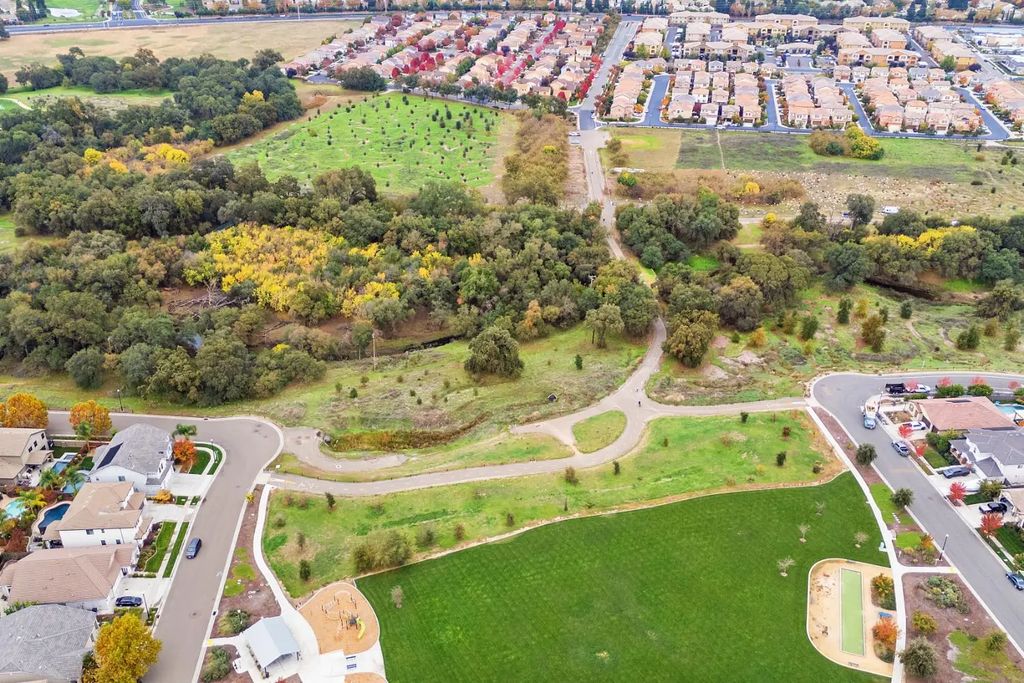 3001 Oak Trail Way, Roseville