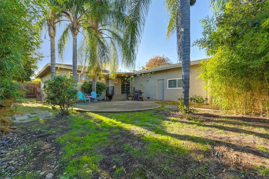 6430 Sandstone Street, Carmichael