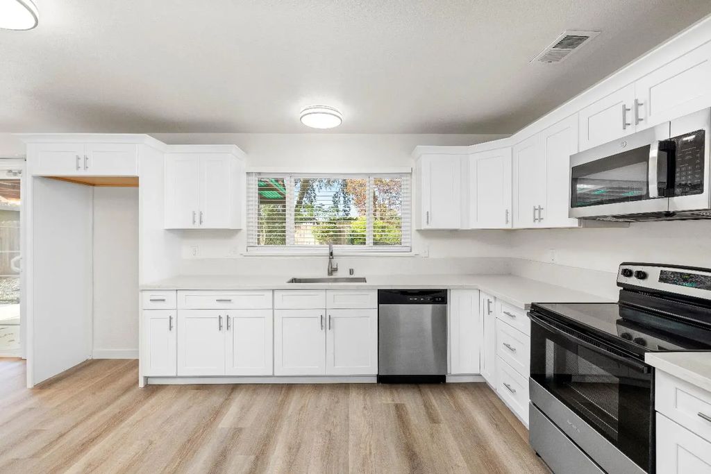 7449 Rollingwood Boulevard, Citrus Heights
