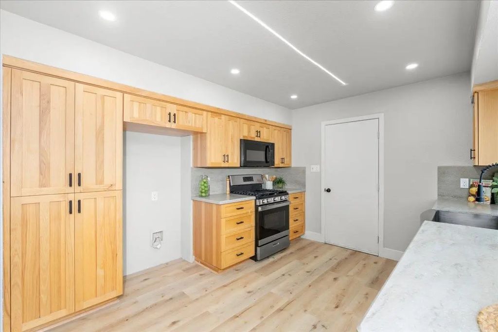 8114 N Dart Way, Orangevale