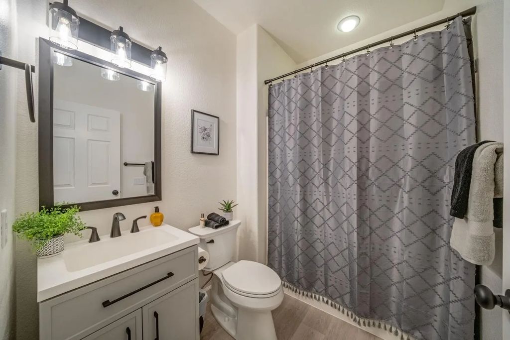 116 Ivy Arbor Court, Lincoln