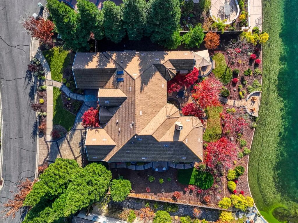8720 Oakmere Court, Roseville