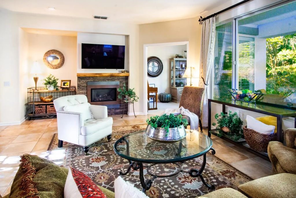 1925 Laurelhurst Lane, Lincoln