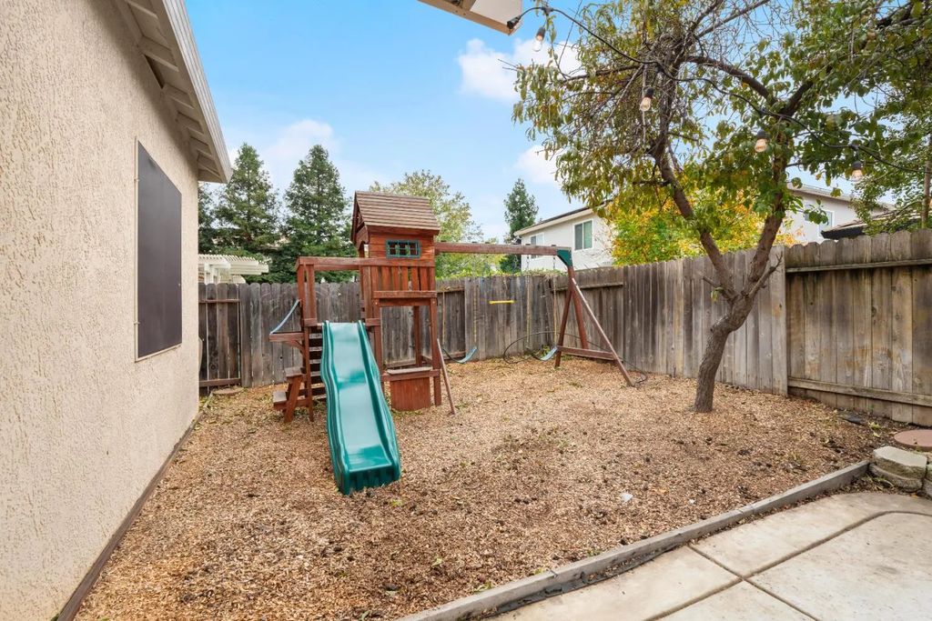 870 Dunbar Court, Lincoln