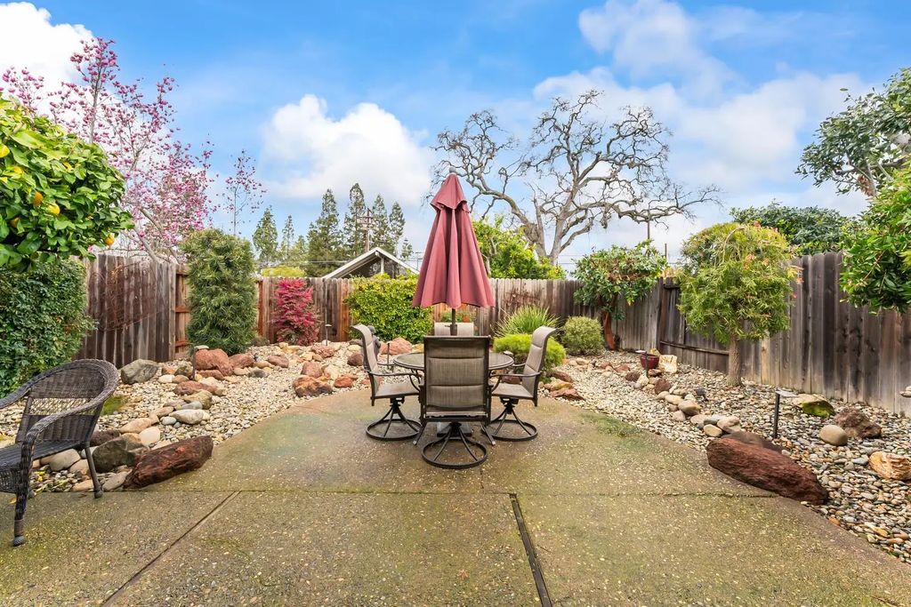 4719 Eli Court, Carmichael