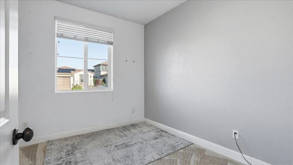 5120 Moonraker Lane, Roseville