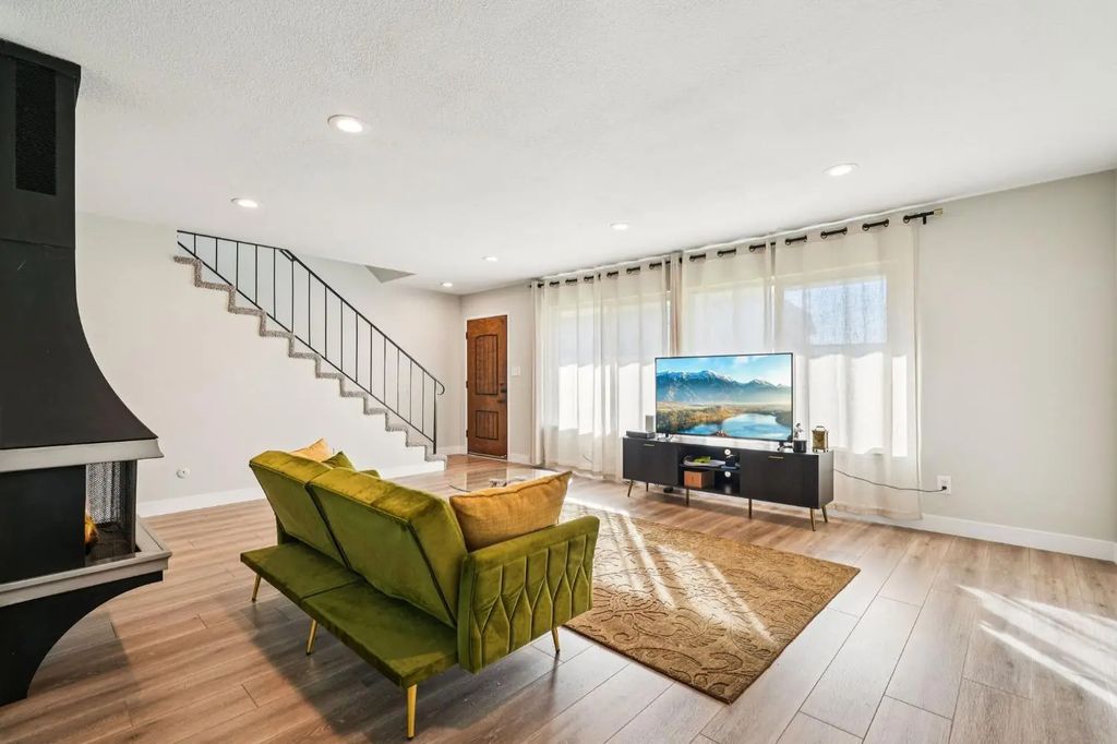 5971 Via Casitas, Carmichael