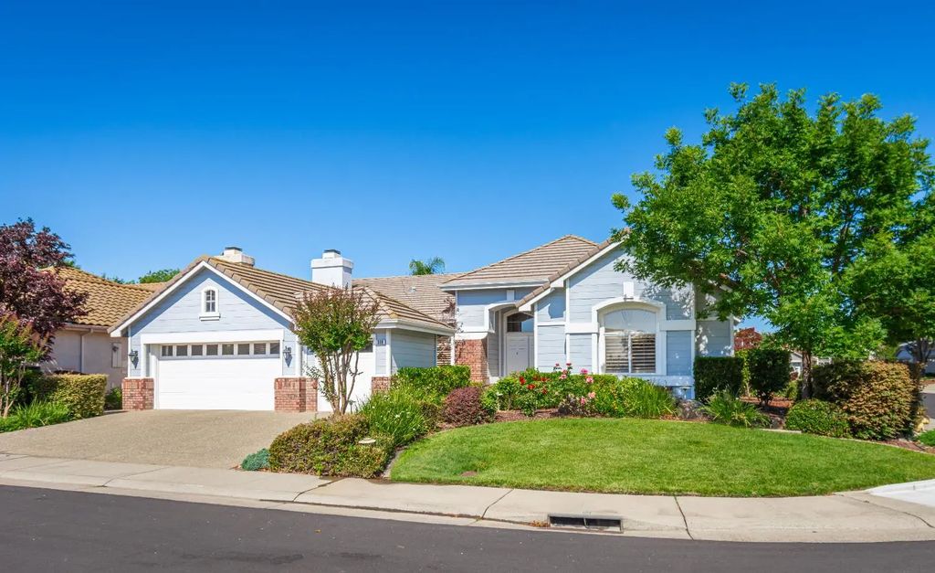 300 Roundhill Court, Roseville