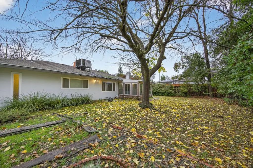 5365 Whitney Boulevard, Rocklin
