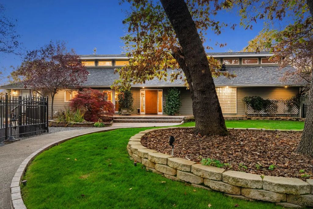 2000 Bear Rock Road, Placerville