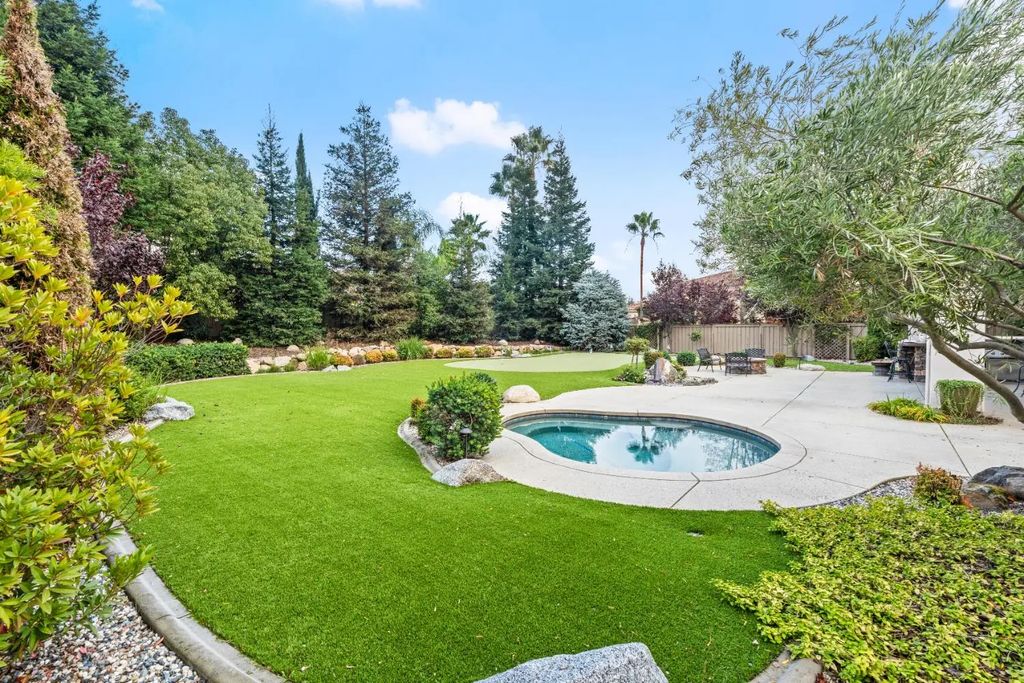 3900 Stoneleigh Court, Roseville