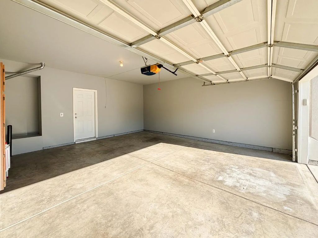 8008 Horncastle Avenue, Roseville