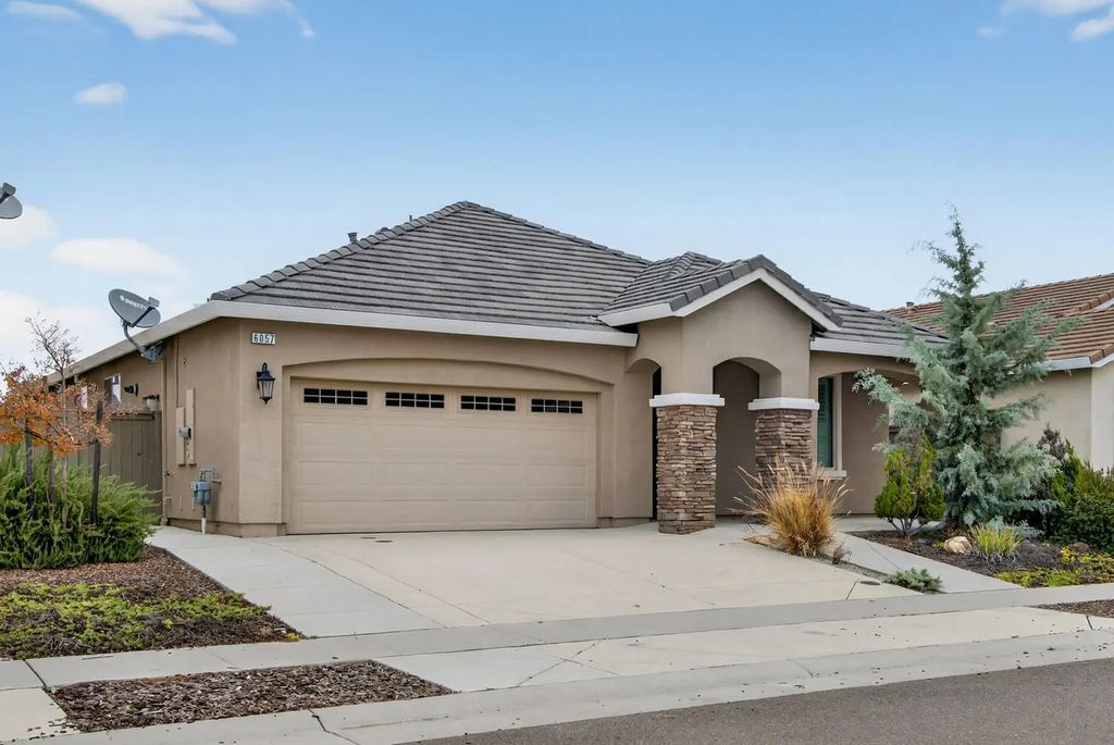 6057 Belfast Way, Roseville