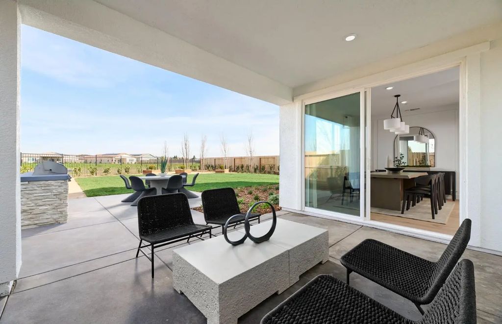 1056 Shadowgate Drive, Roseville