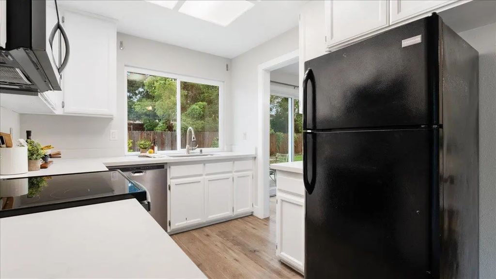 1203 Cresthaven Drive, Roseville