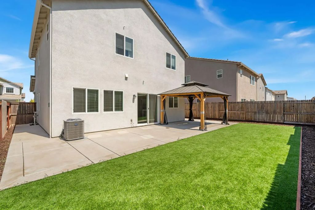 9224 Farmstead Circle, Roseville