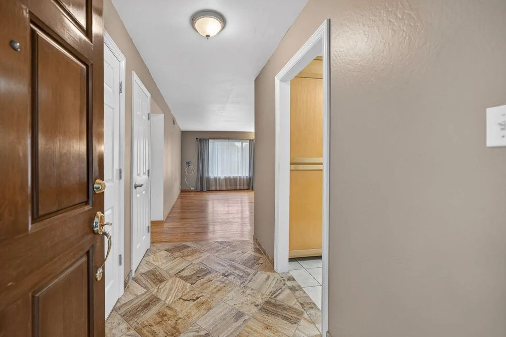 5125 Love Way, Carmichael