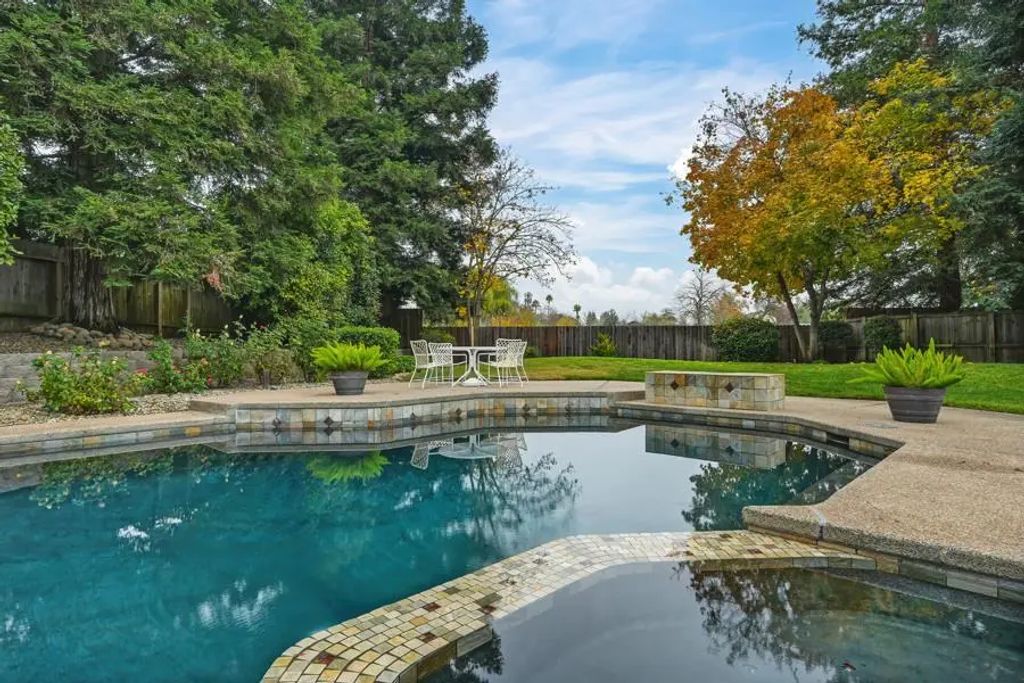 8430 Blossom Hill Court, Citrus Heights