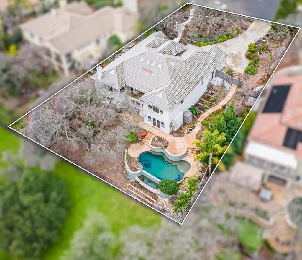 200 Vista Ridge Court, Roseville