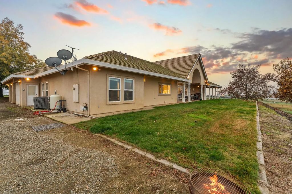 400 Serene Estates Lane, Lincoln