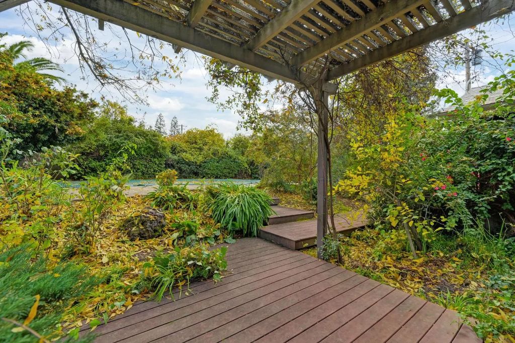 8406 Arbutus Way, Fair Oaks