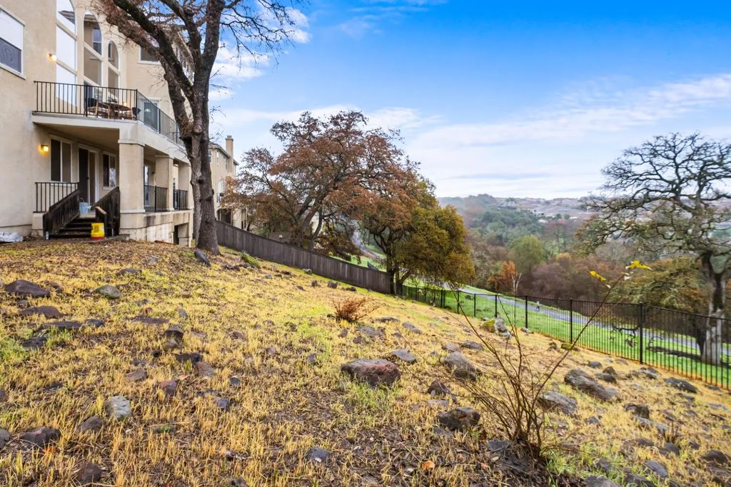 1520 Oak Hill Way, Roseville