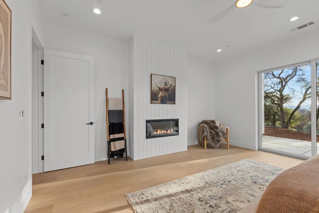23672 Darkhorse Drive, Auburn