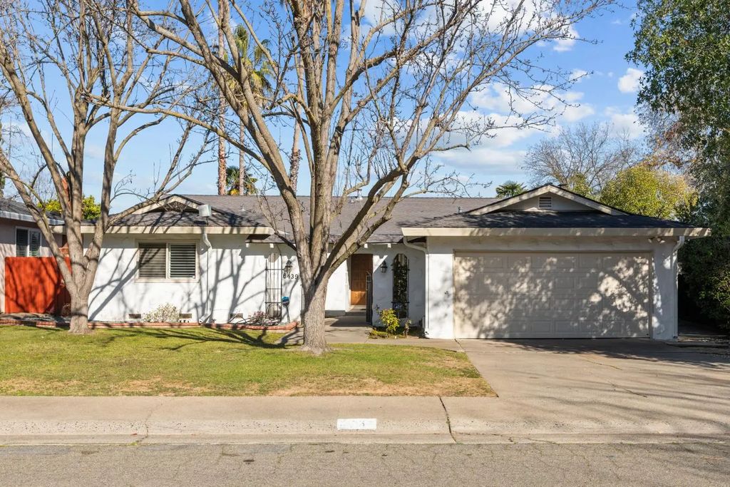6439 Rolling Way, Carmichael