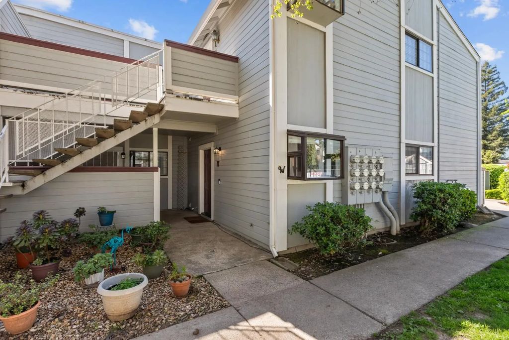 7401 Auburn Oaks Court W, Citrus Heights