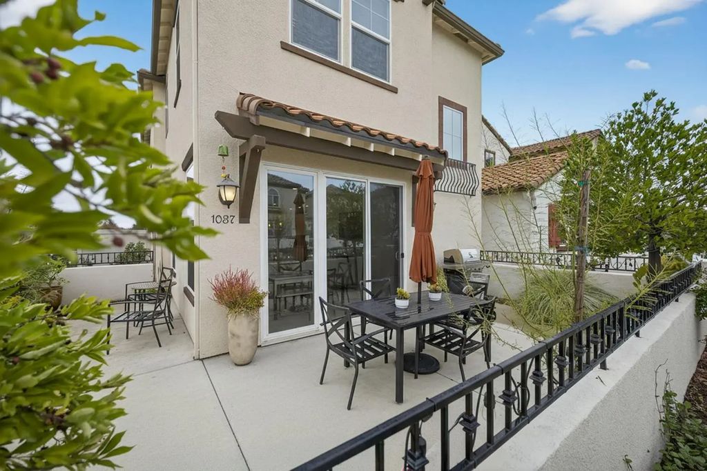 1037 Billington Lane, Roseville