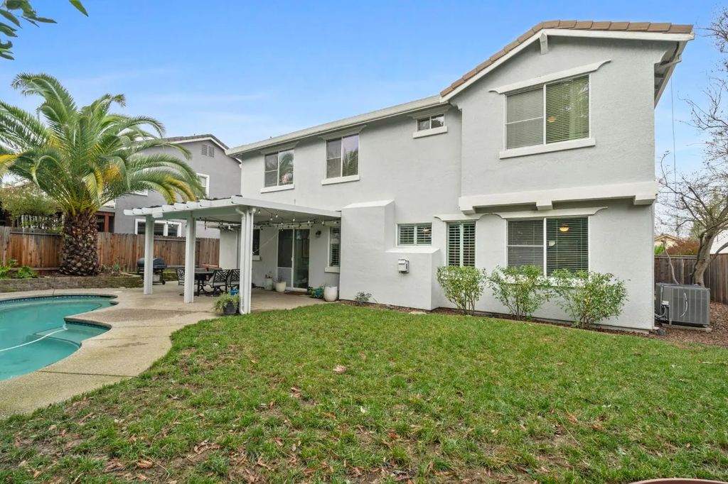 2583 Parkcrest Way, Roseville