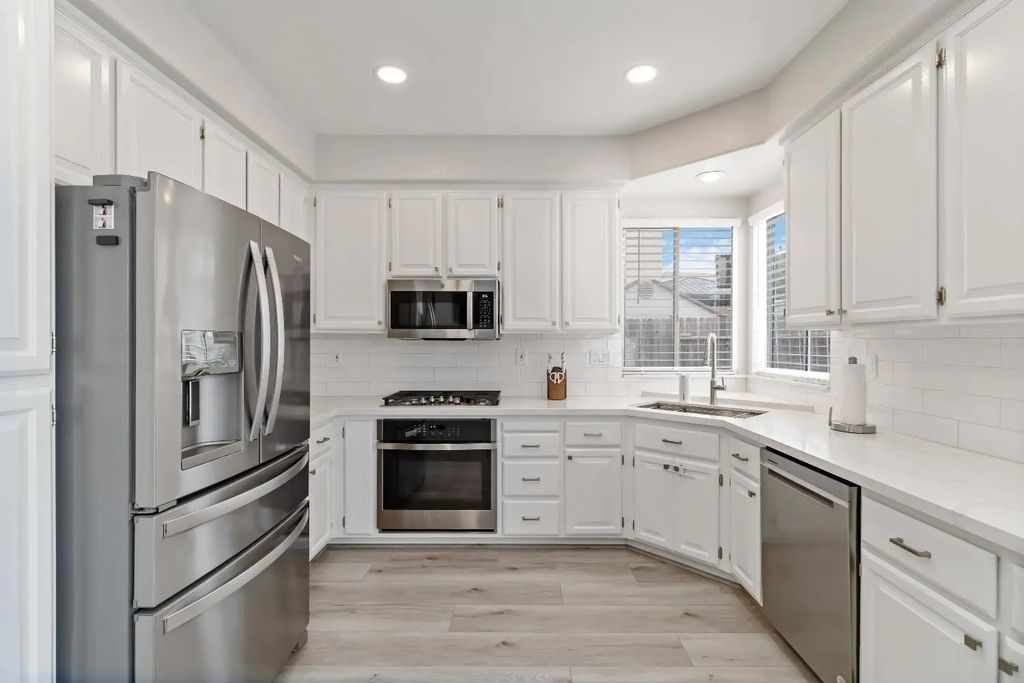 8900 Rising Mist Way, Roseville