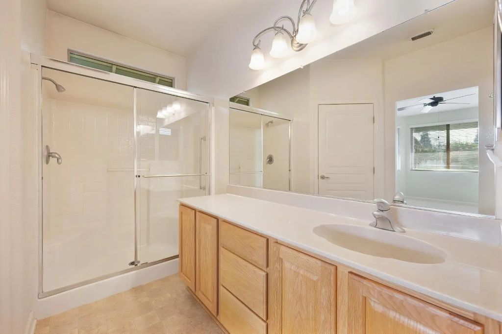 608 Wagon Wheel Lane, Lincoln