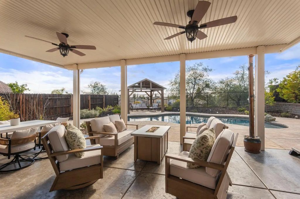 209 Vanney Court, Roseville