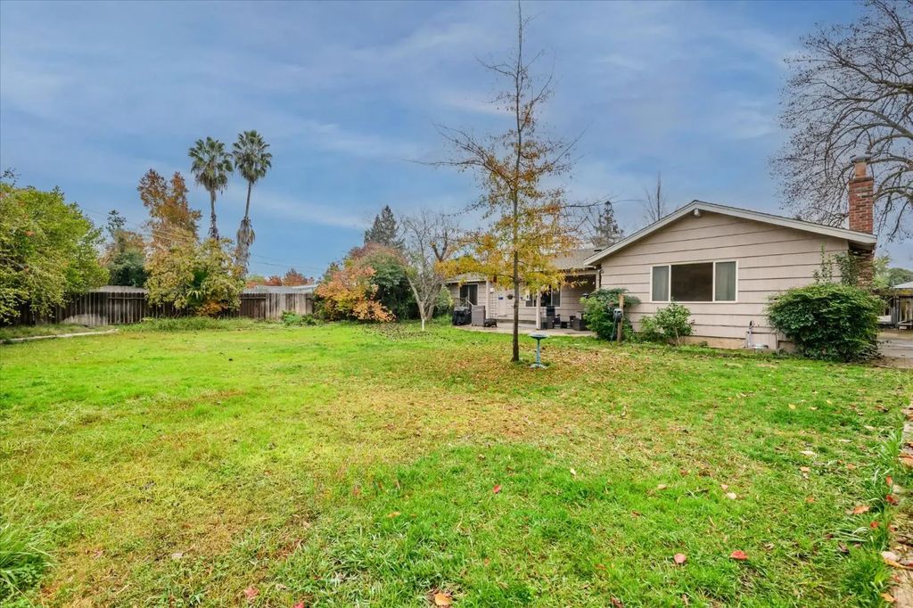 4721 Robertson Avenue, Carmichael