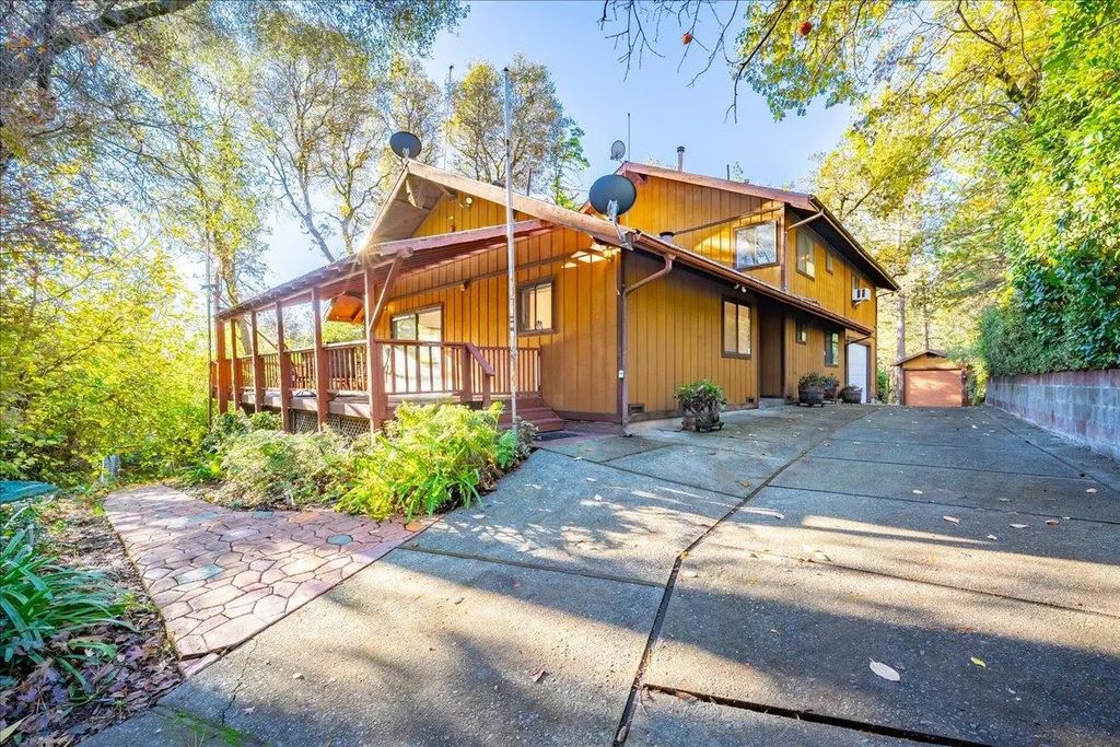 155 Pinewood Way, Auburn