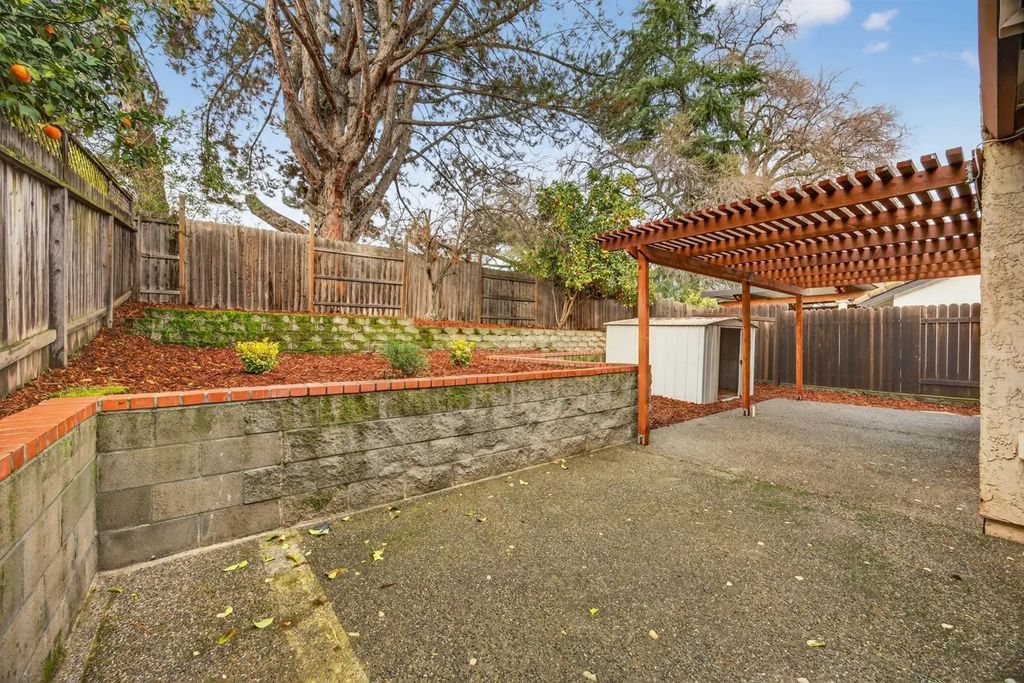7813 Shimmer River Lane, Citrus Heights