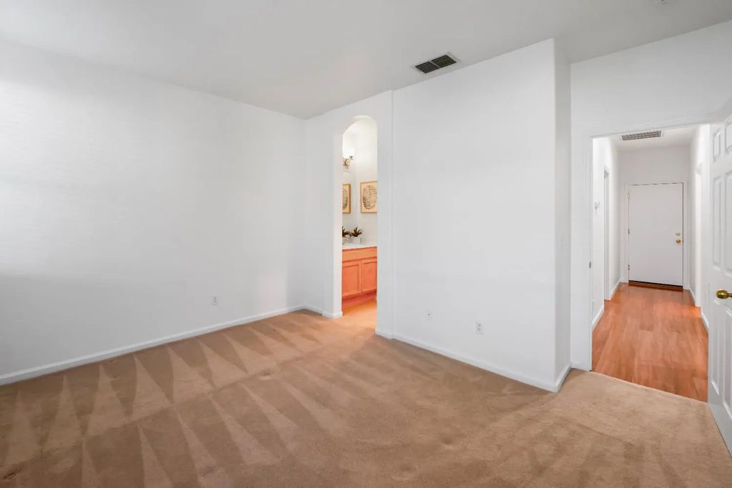 164 Bridgeway Court, Roseville