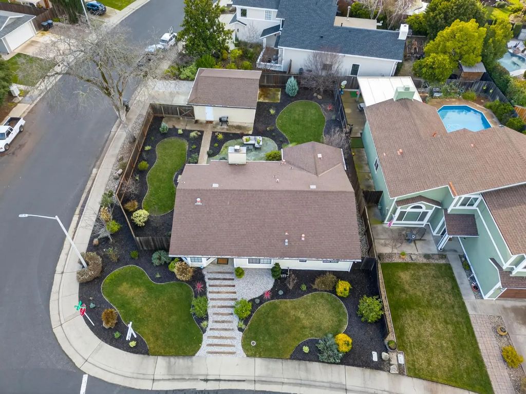 701 Murray Way, Roseville
