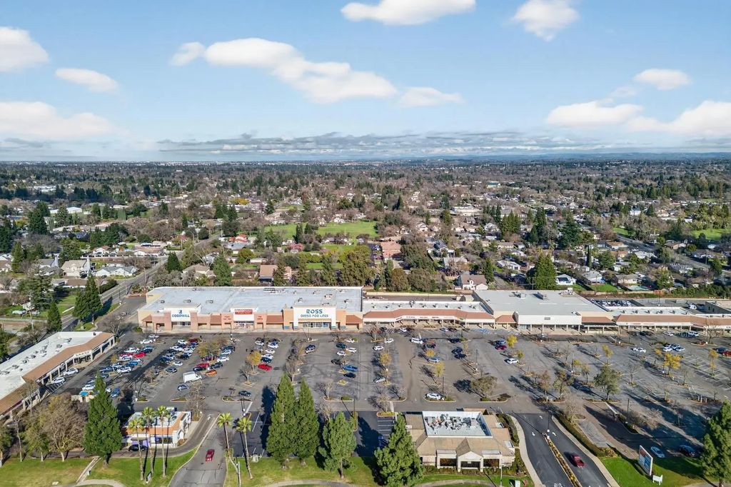 8806 Fortuna Way, Orangevale