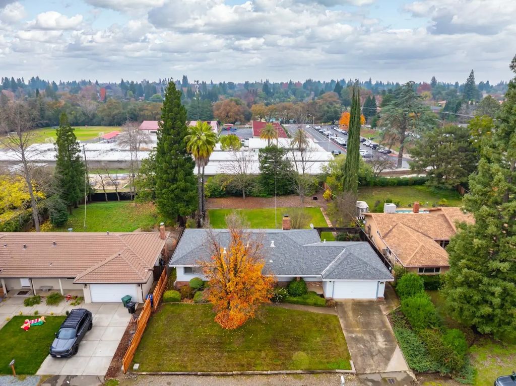 8467 Hidden Valley Circle, Fair Oaks