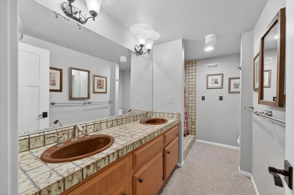 12887 Torrey Pines Drive, Auburn