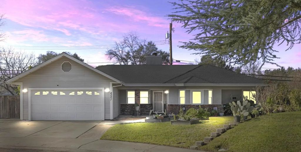 4221 Waymar Court, Carmichael