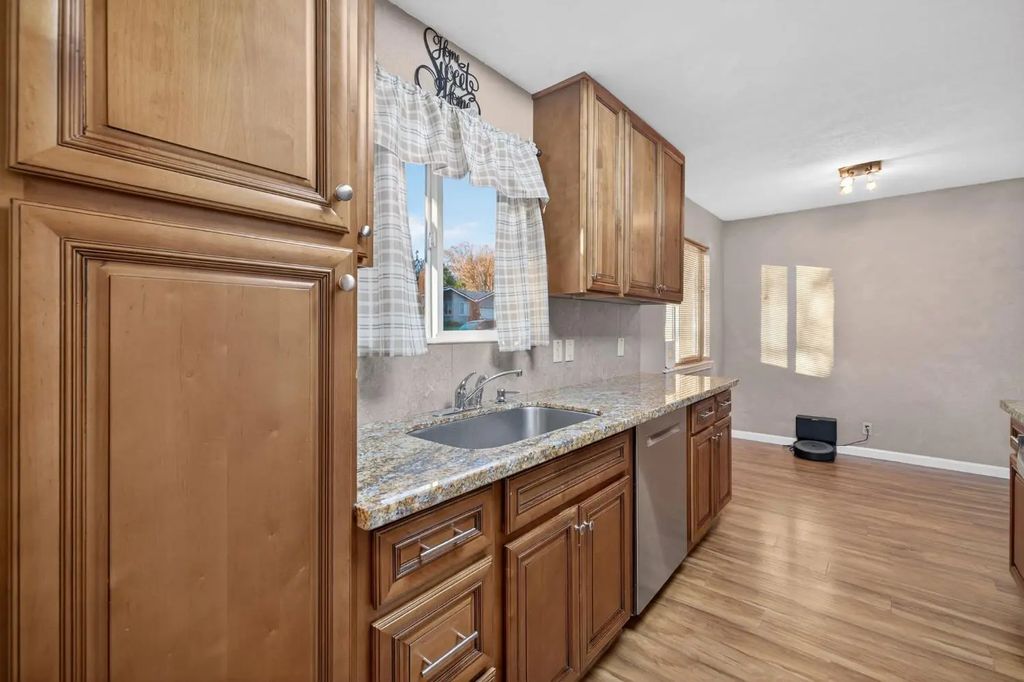 8631 Posadera Avenue, Orangevale