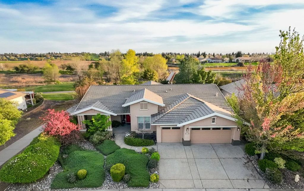 101 Lasso Lake Court, Lincoln
