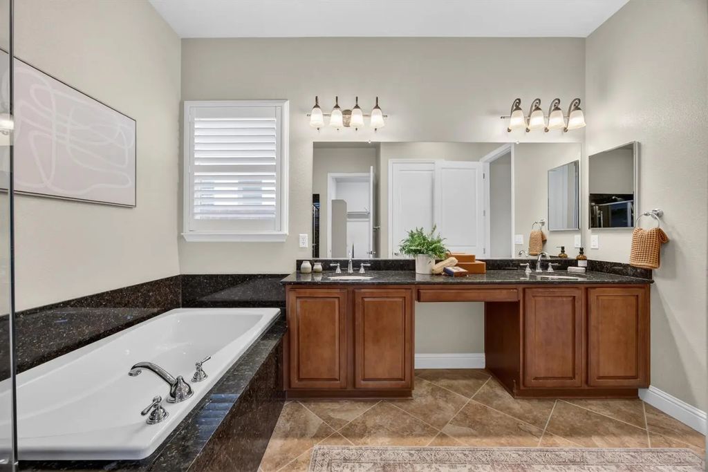 3439 Kennerleigh Parkway, Roseville
