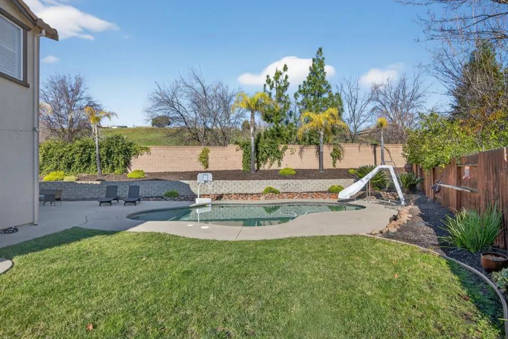 712 Mount Errigal Place, Lincoln