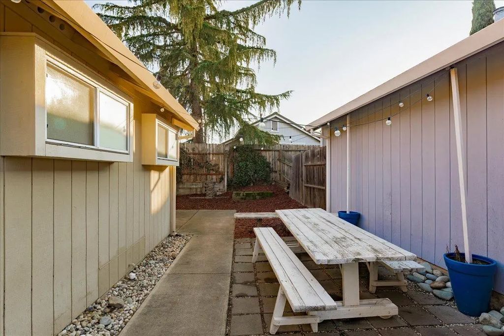 1813 4th Street, Lincoln