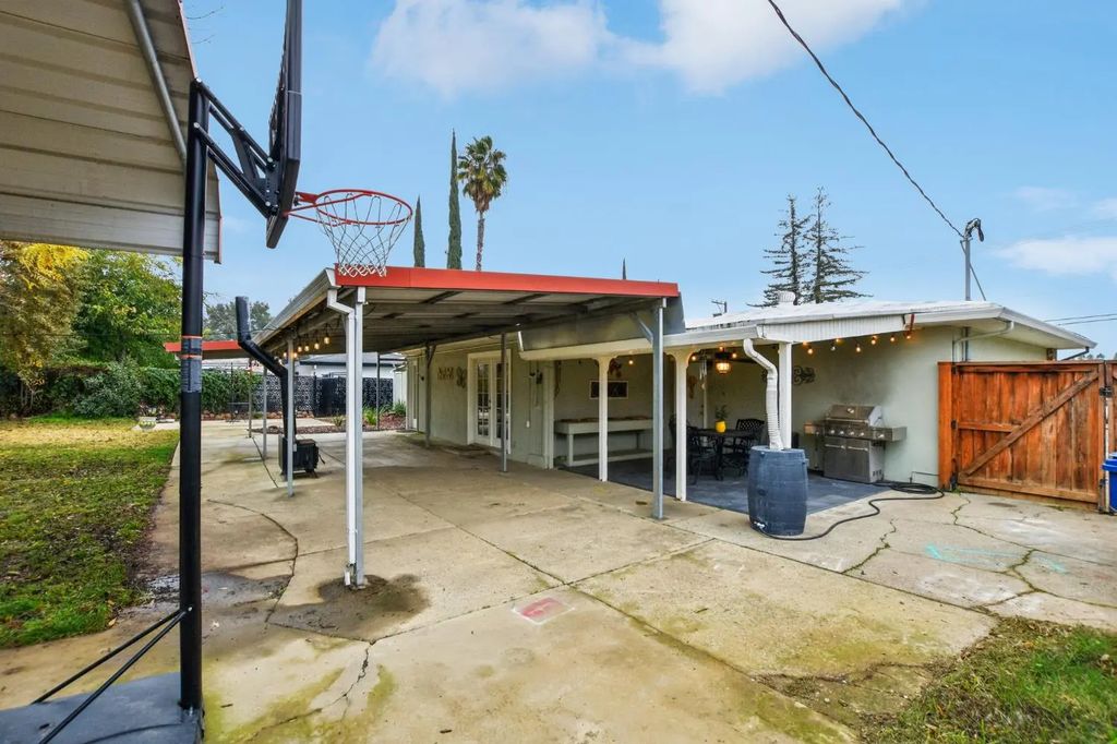 7431 Van Maren Lane, Citrus Heights